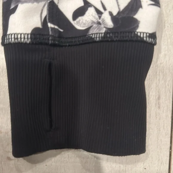 Lulu lemon super stretchy cozy vintage rose zip up - Picture 4 of 4